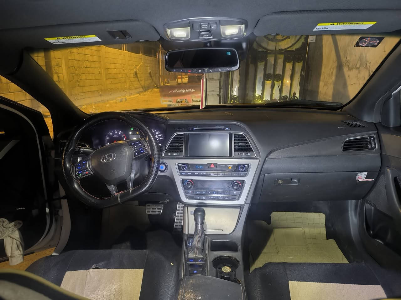 سونتا وارد امريكي فول مواصفات 2015 العداد 92 السعر 138 رقم الهاتف ***********
