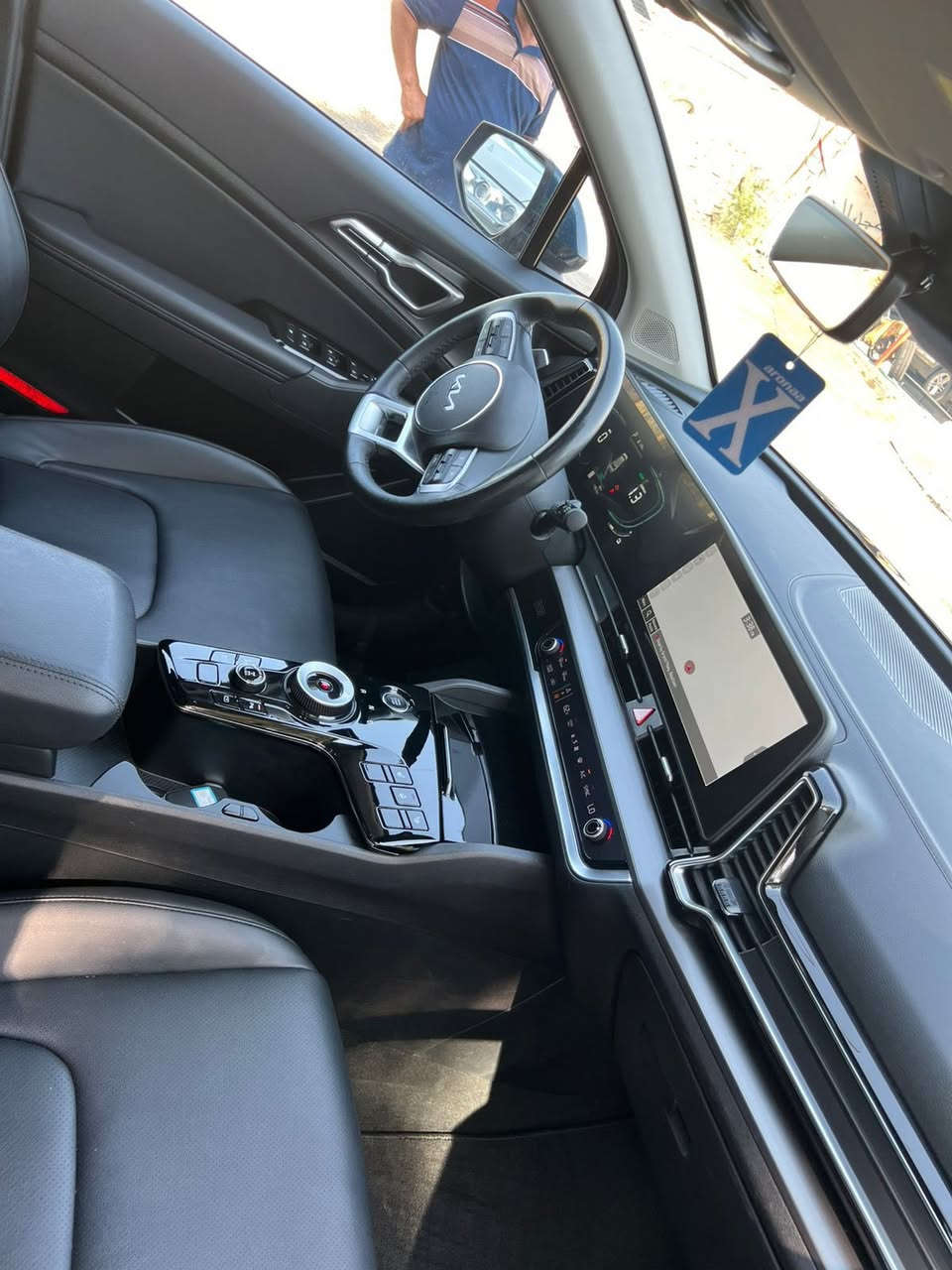 السلام عليكم سيارة سبورتج هايبرد وارد امريكي2023
السيارة ضربته دعامية مبدلة  وحاجب البنيد راجع على البارد وايرباك الستيرن فقط وراجع سستم خير من الله مكفوله من كلشي ماعده هذني 
تبريد تدفى كشنات تدفى تبريد 
الكشنات جلد بنوراما السيارة فول مواصفات 
رادار جوانب حساس خلفي 
مزوعه مواصفات 
للاستفسار *********** واتساب 
الرقم الثاني ***********واتساب 
مكان السيارة رمادي حي البكر
