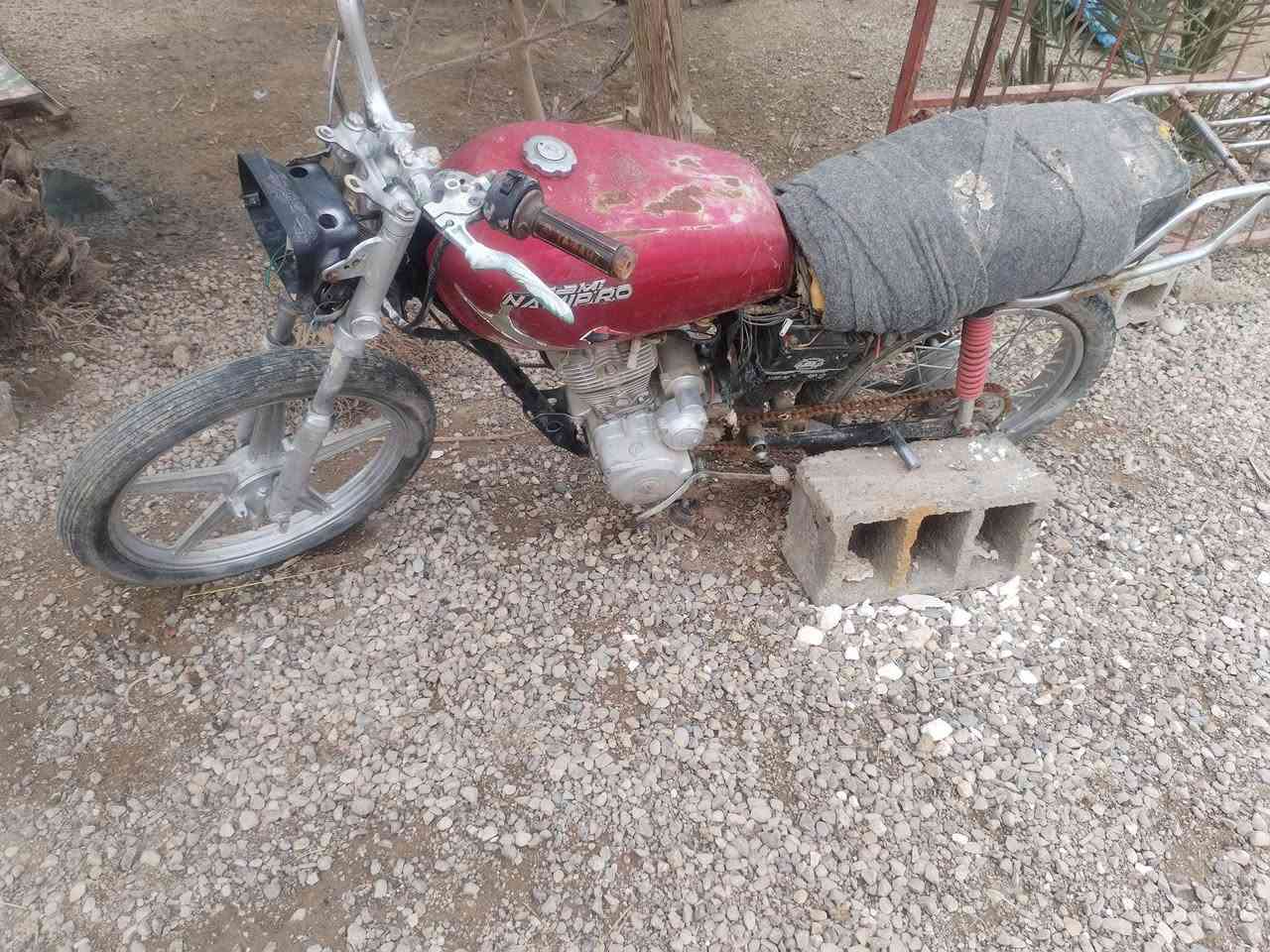 ماطور للبيع محرك شغال درجه اولئ ابيع هل موجود سعره 100 الف الماطور كلشي مابي شغال شراي اتصل عل رقم ***********
