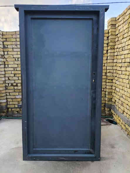 سلام عليكم للبيع بابين حديد ثقيل تسكام النجف الاشرف الحرفين مكان البيع قضاء الرفاعي الاتصال ***********
