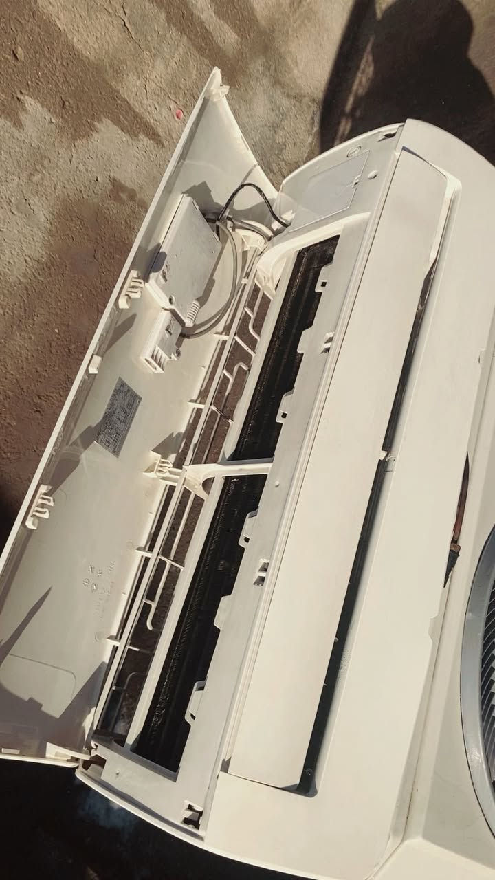 السلام عليكم اخوان سبلت للبيع نوع ميديا واحد طن بعدة جديد مستخدم قليل نظافة 90/100 مغسول وكامل كبل تشد ما مصلح السبلت ابد غاز مفول وكامل السبلت كامل مكمل مع كامل ملحقاته بواري ريمونت قاعدة وايرات السبلت مع ضمان عل فحص تجي تاخذة من باب بيتي 
السعر : 190 وبي مجال 
الموقع : بغداد شارع فلسطين 
واتساب : ***********
