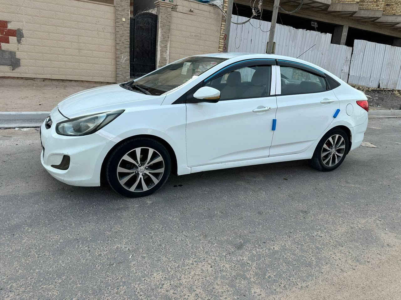 اكسنت مديل 2013وارد خليجي سعر 80وبيها مجال 
جاملغ امامي صبغ وبيها حالوب حجم المحرك 1600دوش
مكينه وكير وحداديه حلوات عنوان بصره كوت الحجاج 
***********
