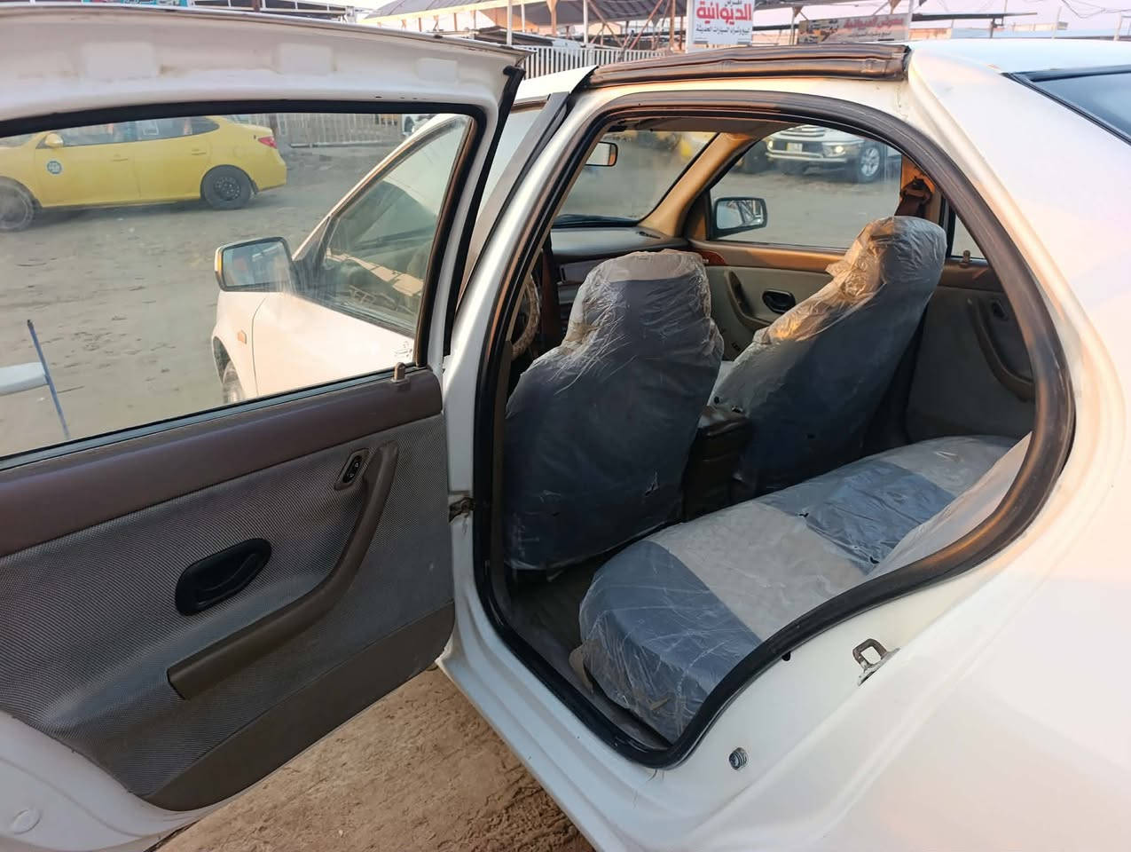 السلام عليكم سمند 11مسجله 2010دشبول جوزي سياره جديده مكفوله كفاله عامه بس الدواير معمرات كير مكينه حداديه خير من الله رقم قادسيه السياره ربع مذب عليه جديده بمعنه الكلمه السعر 46وبيه مجال حك الجيه  ***********وبخدمت الشراي
