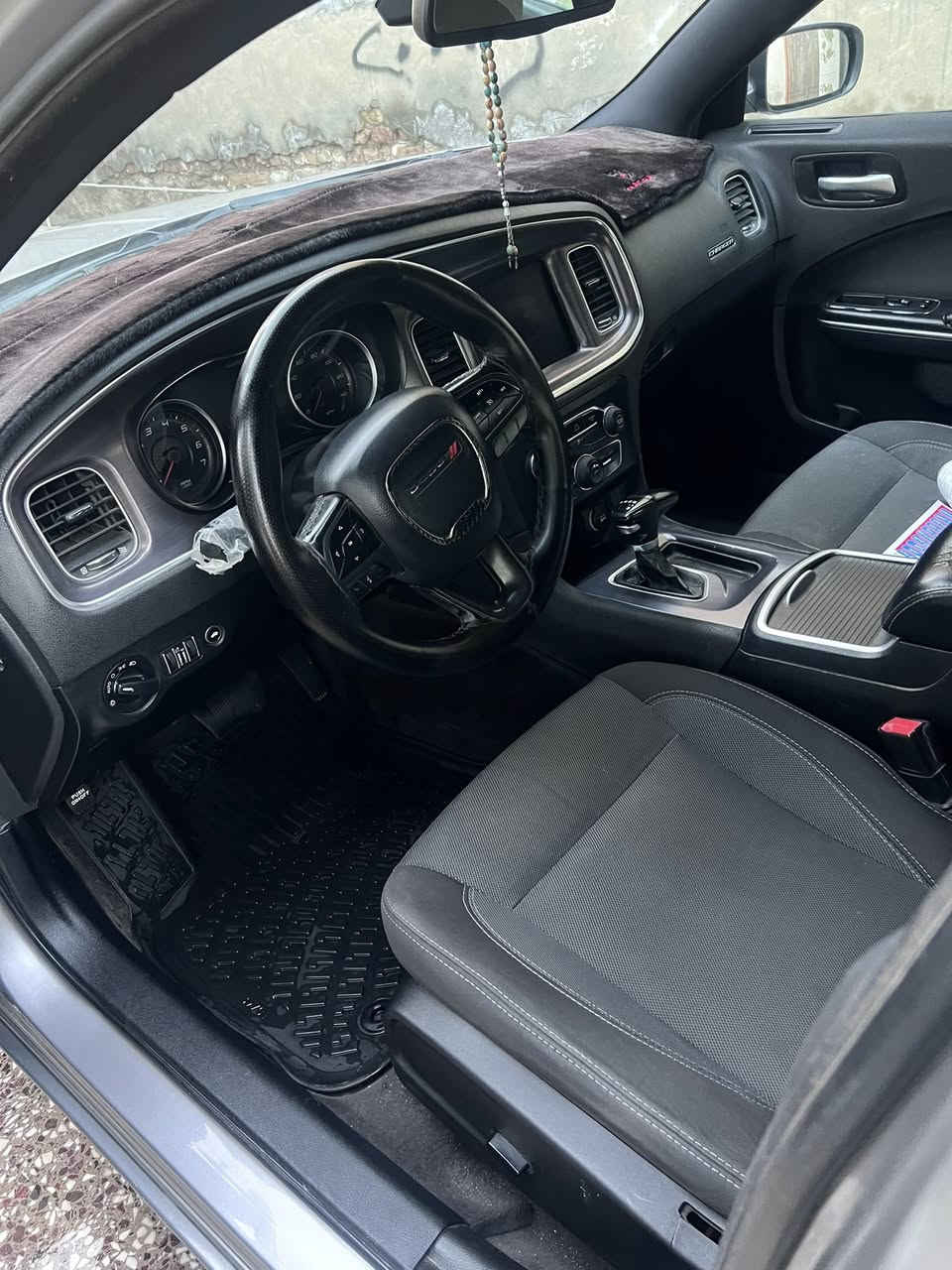 السلام عليكم 
جارجر 2017 رقم بغداد باسمي حادثها مثل ماواضح بصوره صبغ قطعه وحده باقي سياره كفاله حته الدعاميات بدون صبغ وكلشي ع وضع الشركة مكاني السماوة سعر 198بيها مجال https://en.bidfax.info/dodge/charger/2660419-dodge-charger-se-2017-silver-36l-6-
vin-2c3cdxbg5hh634372.html 

***********
