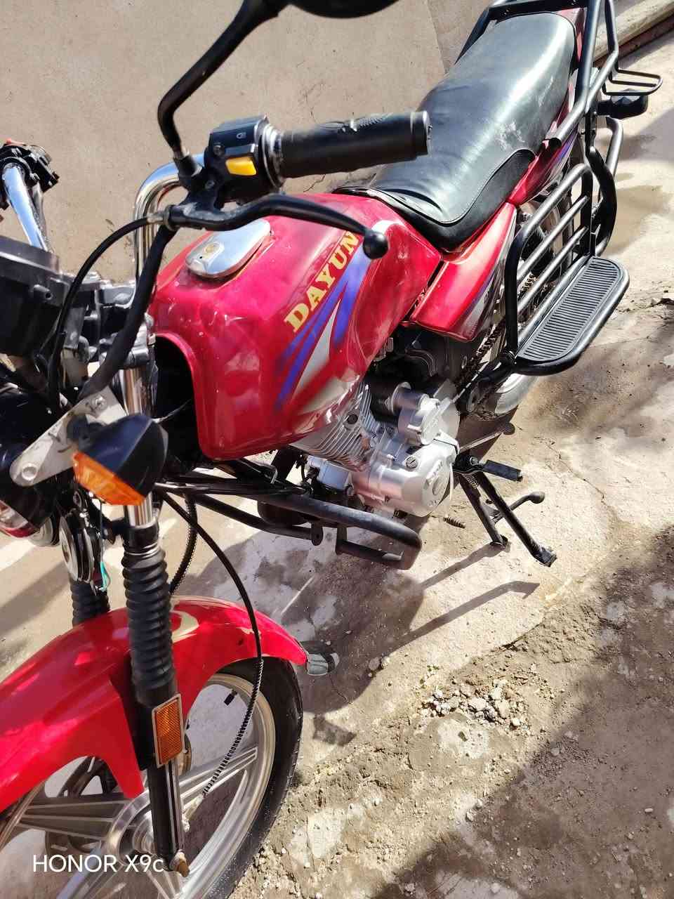 سلام عليكم دايوان اوراق بسمي عضم مديل 19كهربائيات شغاله اشاير ليت زنون تايرات جدد دراجه كامله مكمله ما ناقصها اي شي السعر700وبيها مجال قليل حك الجيه العنوان كربلاء حي العسكري بشارع جامع العمران رقم***********
