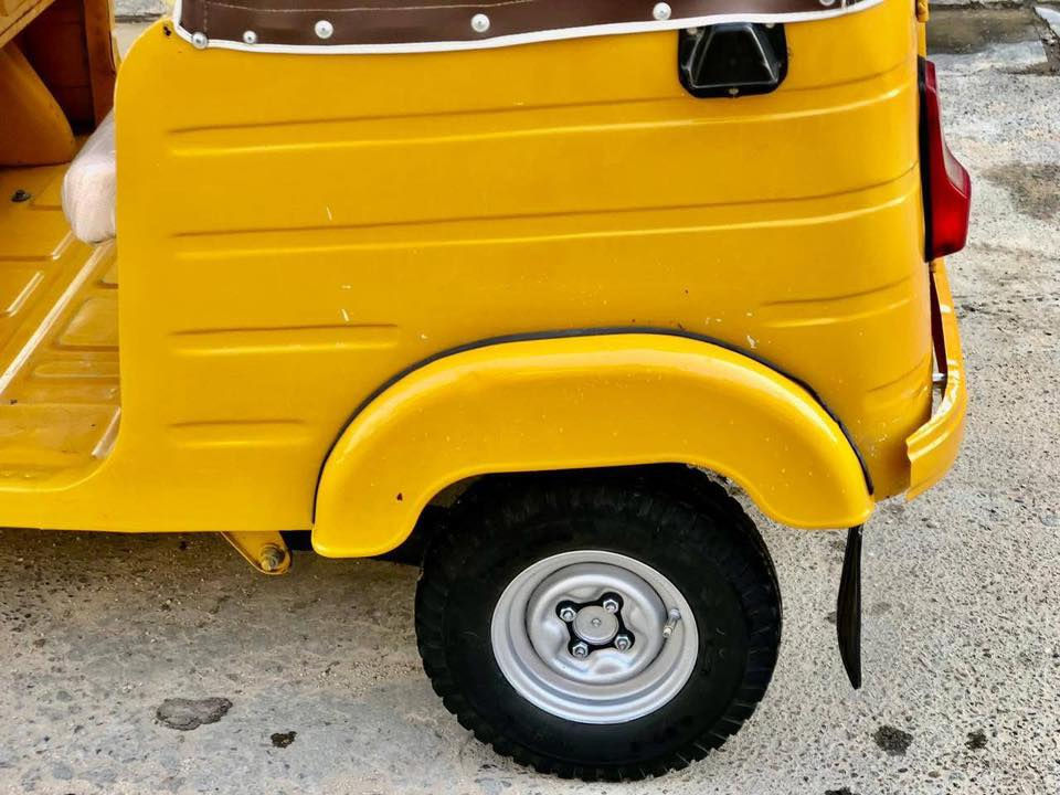 تكتك للبيع مكفوله عام و السعر 5 ملايين وبيهه مجال حك الجيه  الاستفسار الاتصال على الرقم ***********
