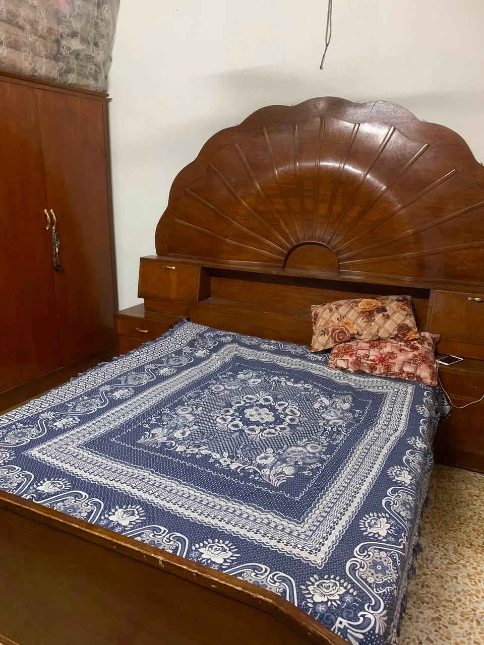 السلام عليكم عندي هاي غرفه خشب عراقي ما بي كسر اريدو 650 بي مجال اللطيبين


**إذا كنت صاحب هذا الإعلان وتريد حذفه لأي سبب، رجاءا أرسل رسالة إلى الدعم الفني**