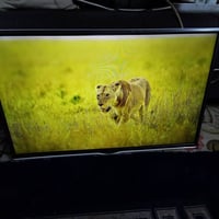 عندي شاشه نوع LG كوري الأصلي حجم 32 نظيف بدون نت السعر 100 الف البياع ...