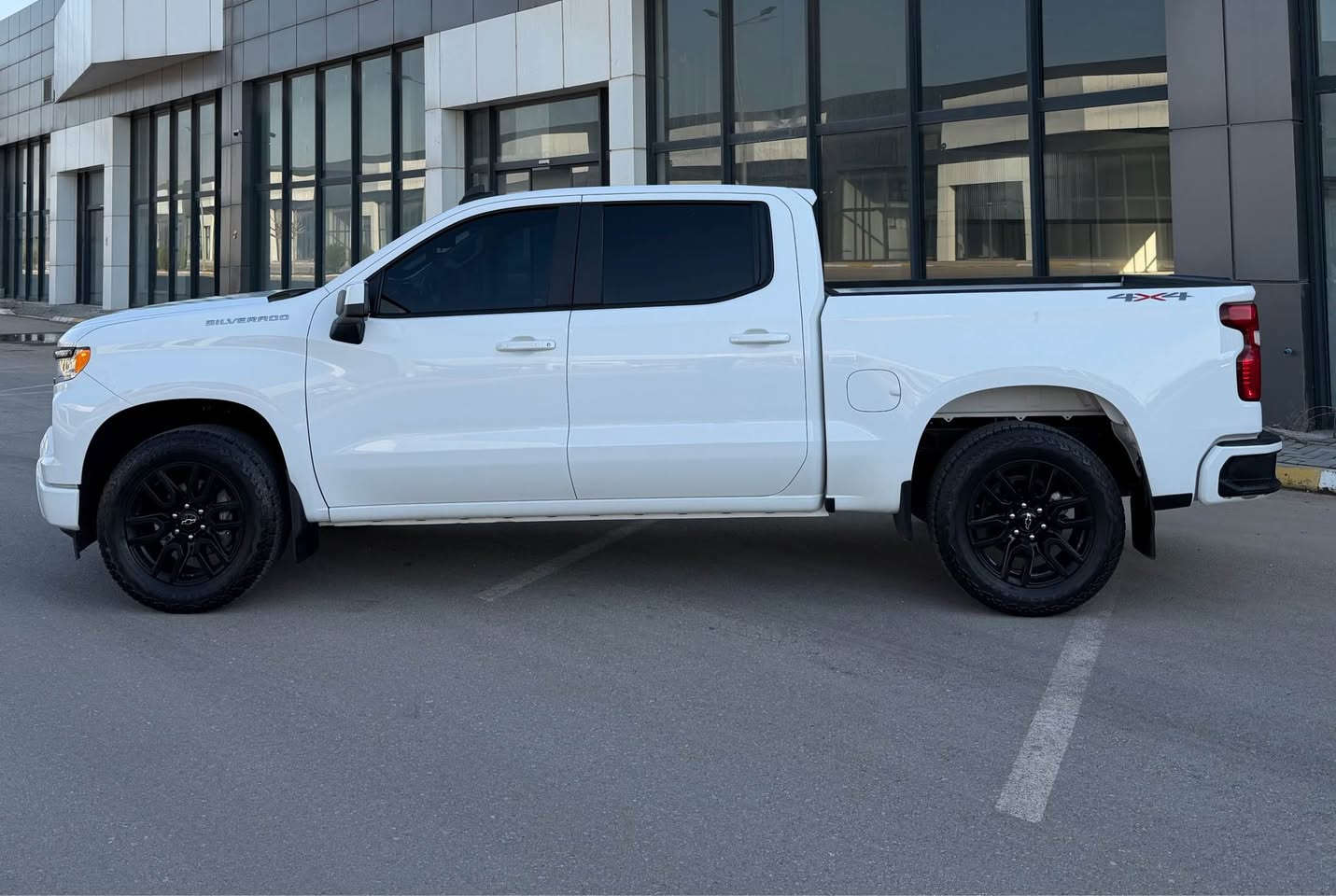 Chevrolet Silverado 2024
٤ بستۆن _ ٢٧٠٠ 
٤١ هه‌زار مایل ڕۆشتوه‌ 
4x4  -  LT مواسه‌فاتی 

١ پارچه‌ بیلاد گۆڕاوه‌ ١ پارچه‌ بۆیاخه‌ 
و په‌ڵه‌یه‌ك سارد و بۆیاخی هه‌یه‌ 
3GCPDDEK3RG328025 شانصی
گێڕ و مه‌كینه‌ و كارابای به‌ شه‌رت 

ژماره‌ كاتی و به‌ شه‌رت 

نرخی ٢٦٨ وه‌ره‌قه‌ مه‌جالێكی كه‌م
ته‌نها فڕۆشتنه‌ 
📞  ٠ ٠ ٠ ١  ٤ ٠ ٢  ٠ ٧ ٧ ٠ 
___________________
سـلفرادو  ٢٠٢٤
LT - 4X4   مواصفات 
فور ویل 
ماشیة ٤١ الف میل 
٤ سلندر  حجم ٢٧٠٠

١ ‏قطعة تبدیل بیلادي ١ قطعة سبغ 
و بیها شبر تعدیل و سبغ سغیر
3GCPDDEK3RG328025 شانصي
كیر و محرك و كهرباي كلشي بشرط 

‏رقم مؤقت , كاتي شرط ترقیم 
السعر ٢٦٨ ورقة مجال قلیل

للبیع فقط 
📞  ٠ ٠ ٠ ١  ٤ ٠ ٢  ٠ ٧ ٧ ٠ 
سلیمانیه السليمانية, العراق


**إذا كنت صاحب هذا الإعلان وتريد حذفه لأي سبب، رجاءا أرسل رسالة إلى الدعم الفني**