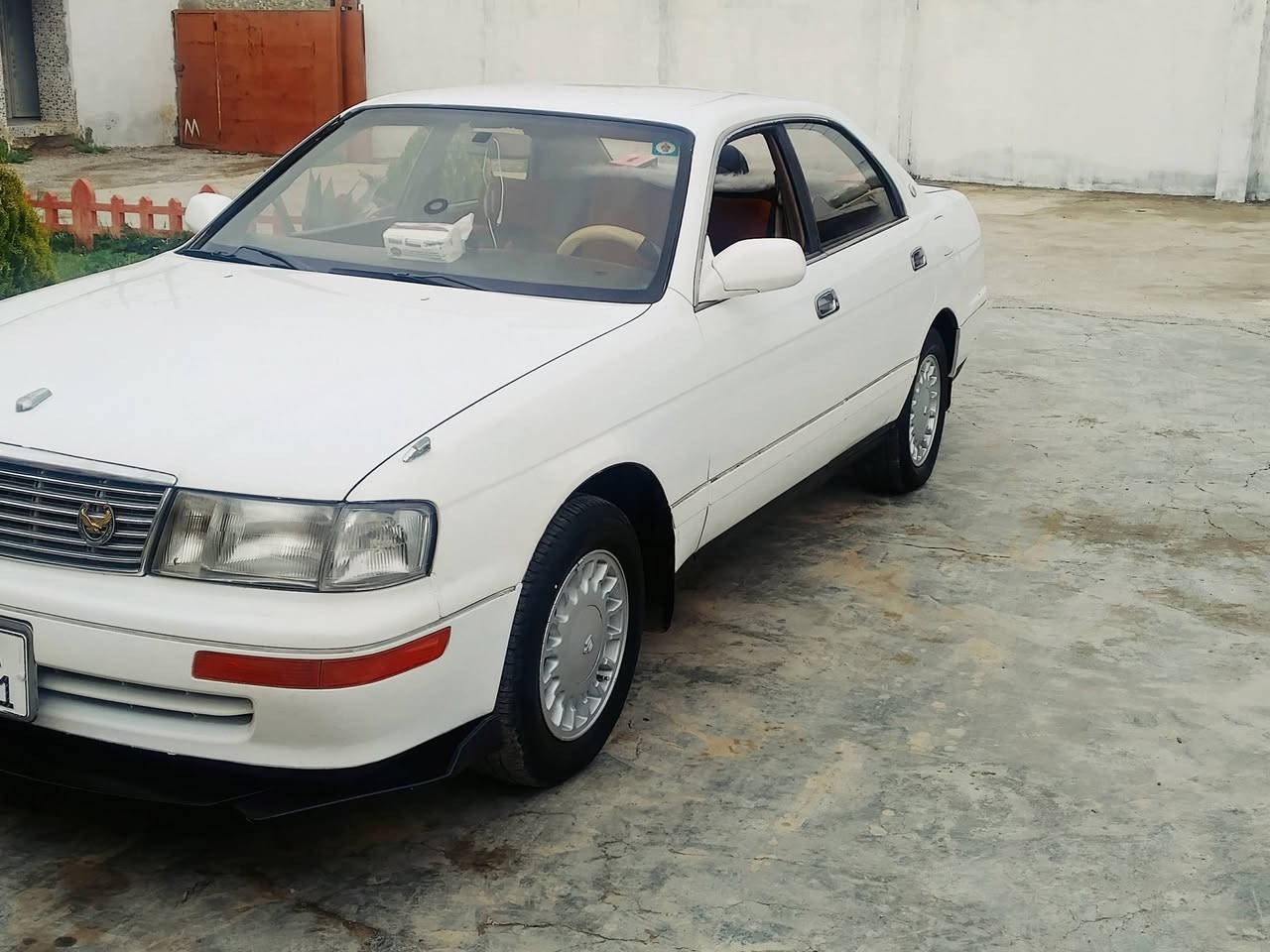 بطه للبيع رقم نينوى دولي رقم هزه  جديد صبغ ربع جاملق امامي بدون دواخل سياره ابلاديه وجديده 
مو شراي اعبر المنشور وحياكم الله 
السعر 68
***********
