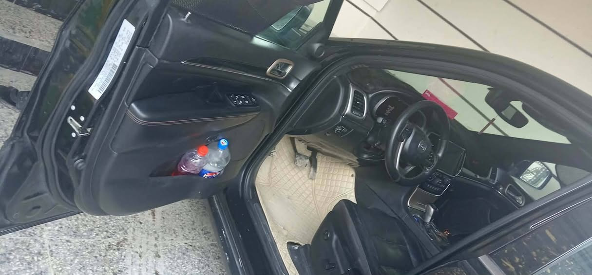 سلام عليكم 
جيب امريكي بيهه قطعتين ضرر 
سياره موصفات حلوه تشغيل عن بعد 
سياره موديل 2020 رايده مراوس 
سعره 230وبيه مجال سياره سويتله ادامه كامله
***********
