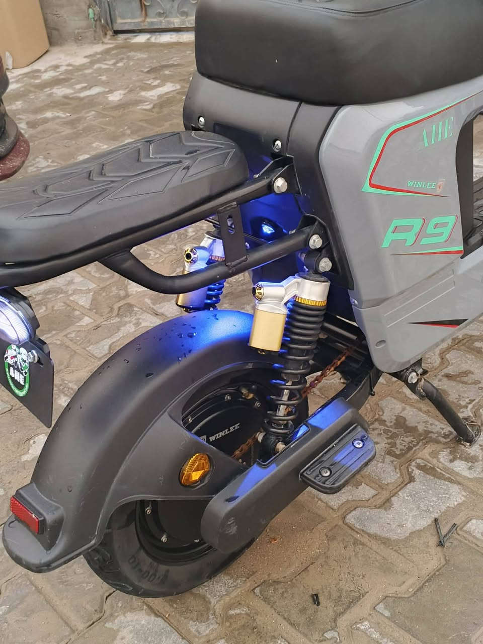 R9
سعر 450قفل 
دراجه شحن جديده ستعمال شهرين 
فول 5بطارايات بحاله جيده بيه نضام ترجع بك 
اشاير رباعي امبيثري بلاتوث بصمه سويجين كارتات ثنين


**إذا كنت صاحب هذا الإعلان وتريد حذفه لأي سبب، رجاءا أرسل رسالة إلى الدعم الفني**