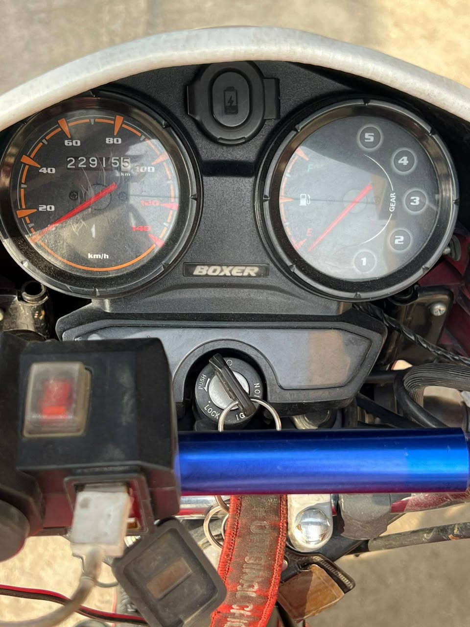 السلام عليكم بوكسر جبلي موديل 23 مرقم بغداد كفاله عامه مكينه مامحطوط عليها سبانه ماشيه 22الف  كامله مكمله بدون نواقص السعر مليونين و500 بيها مجال للطيبين مكاني بغداد السيديه ‏‪***********
