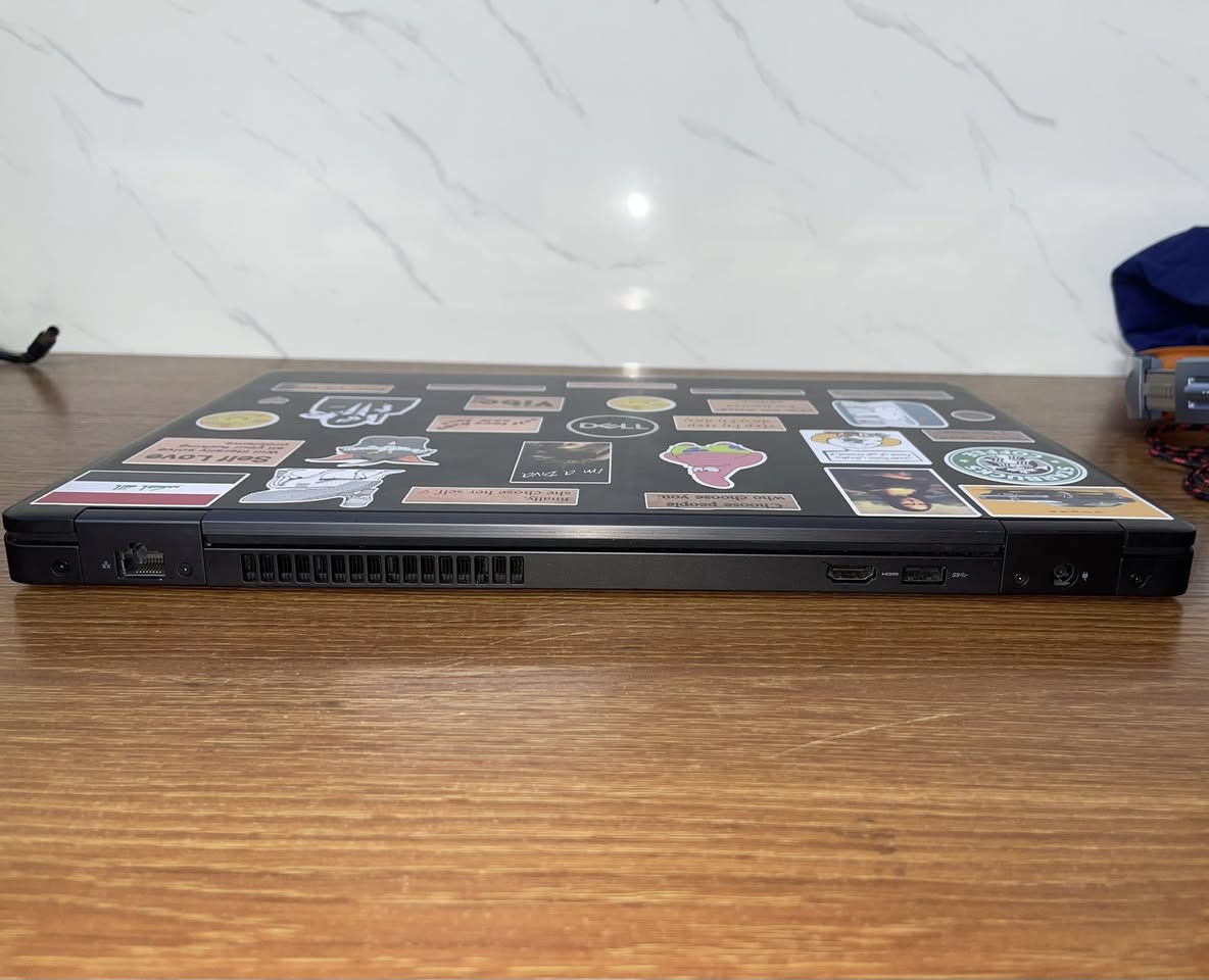 Dell Precision 3530

معالج core i7 من الجيل الثامن فئة المعالج ( H)

8GB ddr 4 رام
الذاكرة ssd 256

حجم الشاشة 15,6

Nevidia Quadro 4 GB كارت شاشة خارجي

شاشة FHD كيبورد ضوئي
 
نظافة %100

السعر 450 الف

للتواصل ***********
