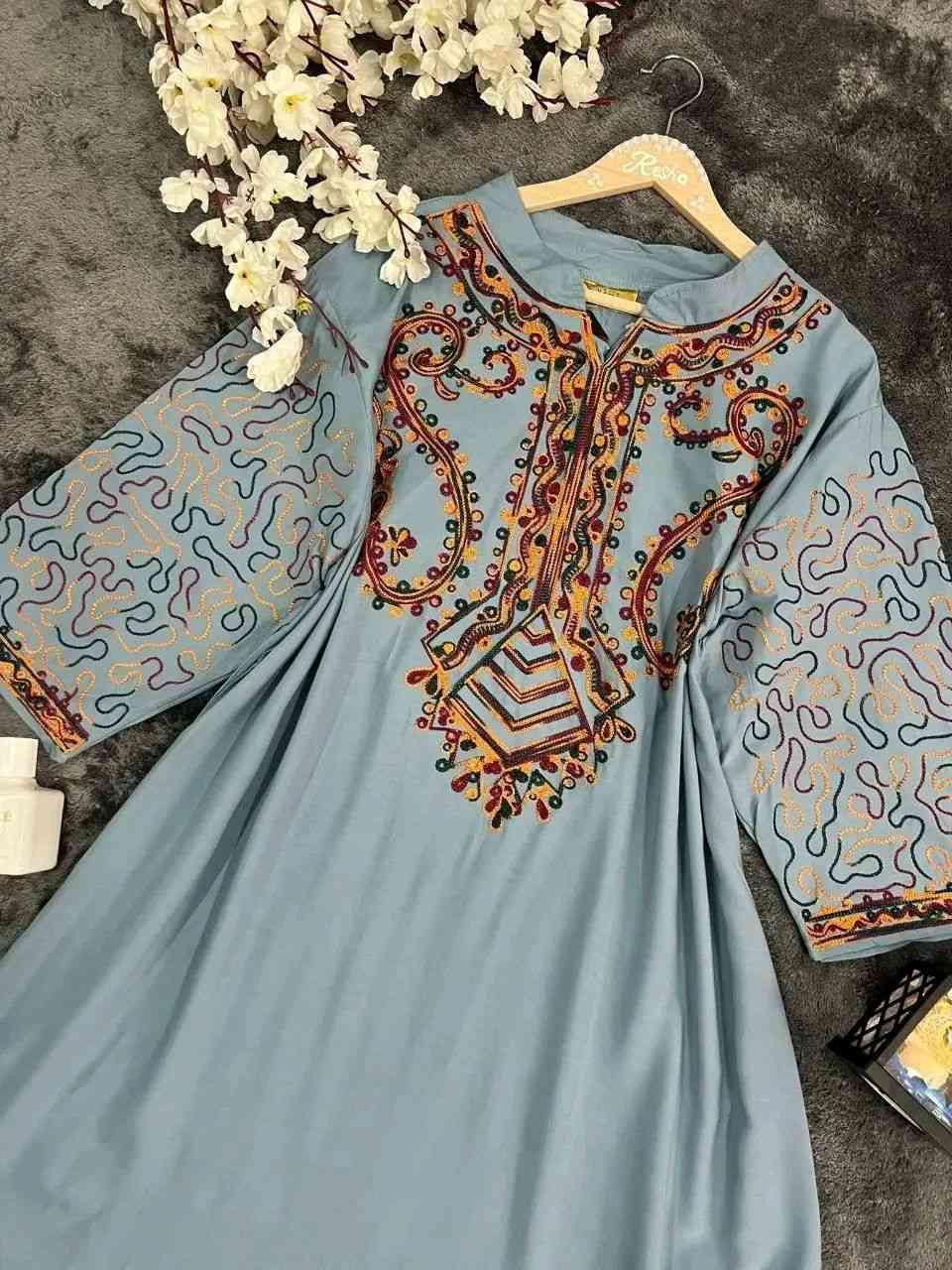 جديد ✨🤍 لصيف 2026

دشداشه نسائي دبل كلوش تطريز حراري  😍

الخامه كشمير ايطالي اصلي 💯

القياسات من 2XL الى 5Xl  

سعر القطعه مفرد ١٣ الف 
للحجز بلخاص وبلواتساب *********** 
متوفر توصيل جميع محافظات @للجميع
