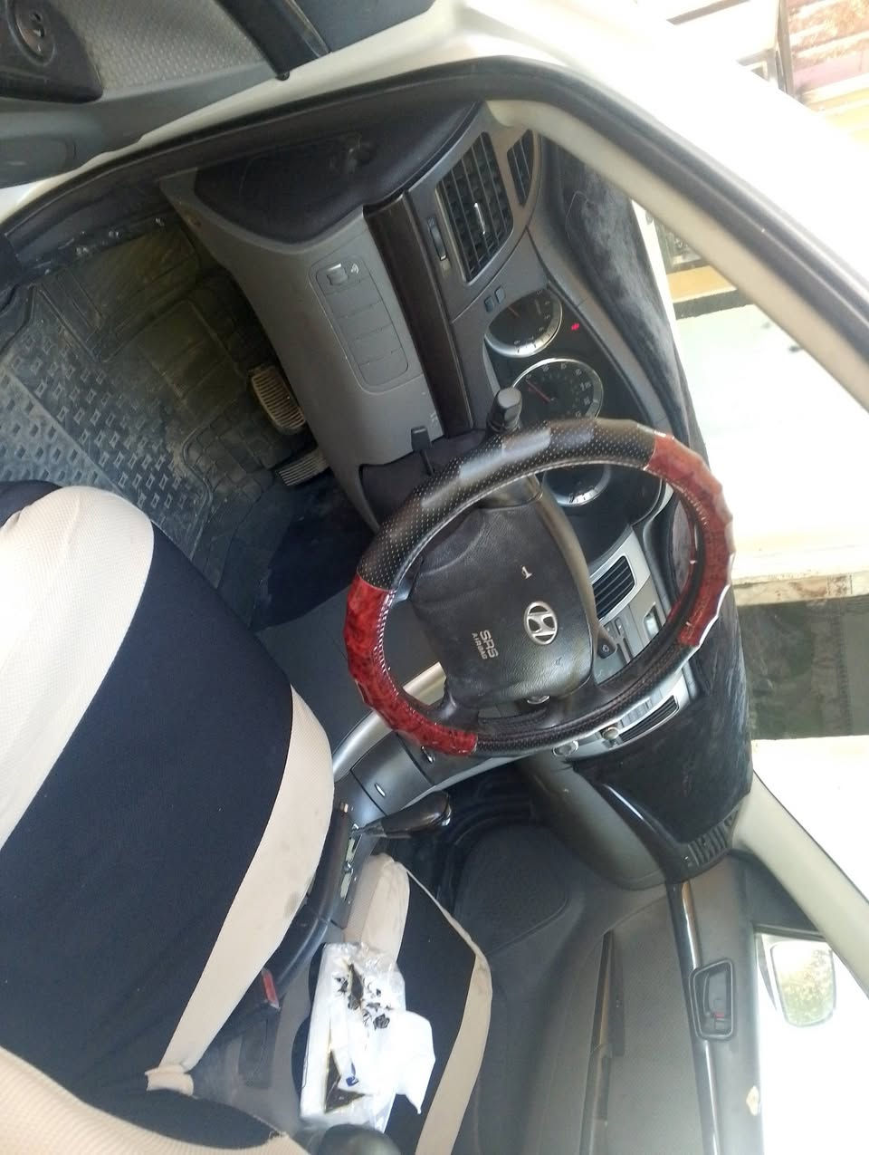 سوناته موديل 2009 محرك 2400 اربعة سلندر دوش سياره بيه حادث جاملغ الخلفي ومصبوغه احزام كير محرك حداديه كهربائيات نضيفات رقم بابل دولي سعره 98 ورقه مجال حق الجيه بابل الحمزه الغربي خارج ***********
