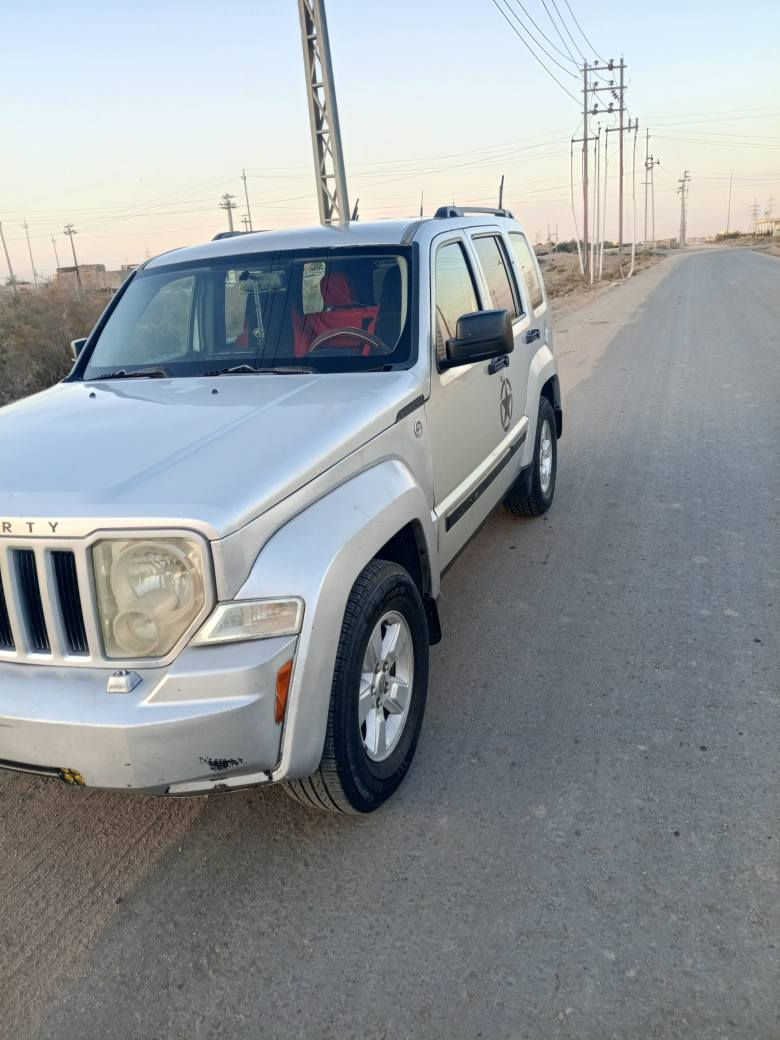 جيب لبرتي 2011وارد امريكي بيه باب مبدل بمريكه بس لباقي كفاله عامه ضربه وصبق محرك كير حداديه دواخل كله جديد تخم تاير جاهزه سياره مانقصه برقي ترايك لربيل رقمه بصره تحويل كبل سعره 85وبيه مجال بصيط عنواني بصره *********** البصرة, العراق
