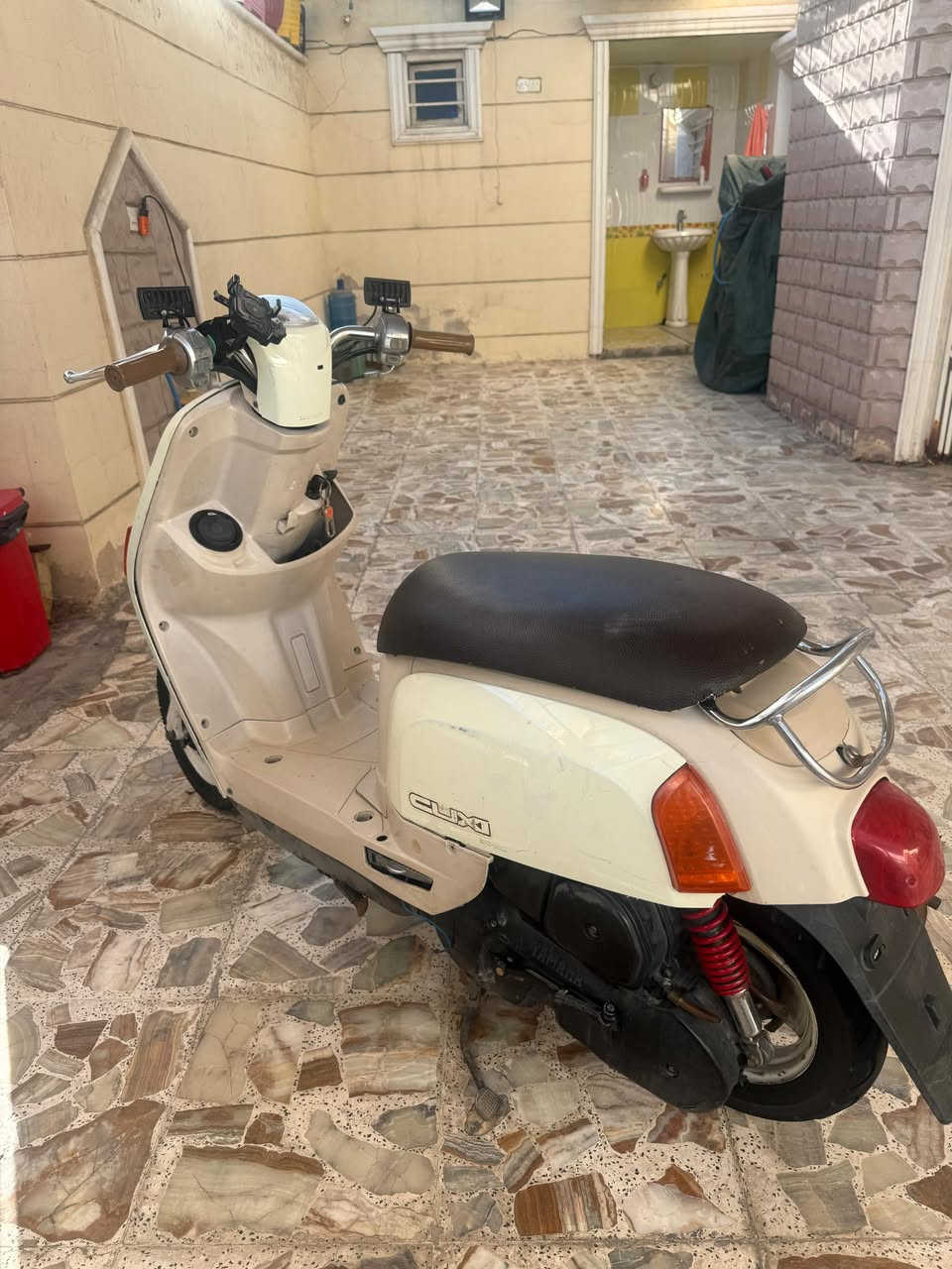 سلام عليكم دراجه بوليس للبيع نضيفه حيل دراجه وجاهزه مانقصها كلشي سعر850 وبيها مجال للشراي تصال *********** مامتواجد خاص
