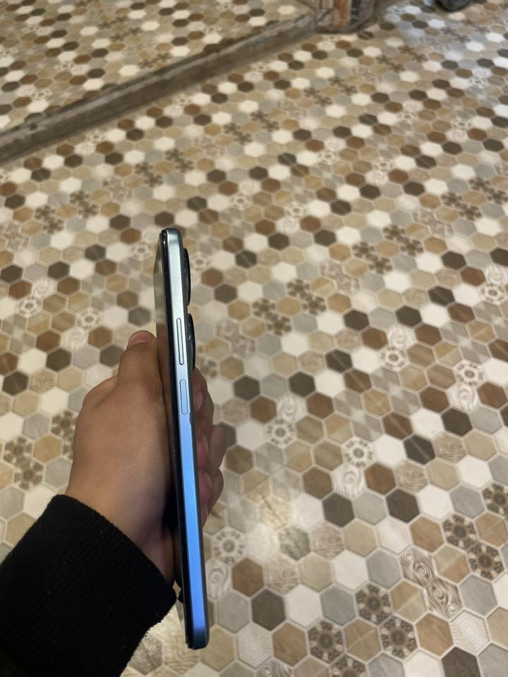 السلام عليكم للبيع جهاز هونر x9b ذ256 بطاريه 6000 ملي يعني تنسى الشحن ذاكره عشوائيه 60 السعر 225 وبي مجال للاستفسار اكثر *********** ملاحظه الجهاز ما داخل اي صيانه يعني مكفول
