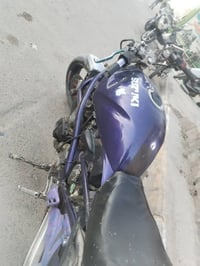 مرخصت صاحب الكروب دراجه للبيع مكينه400 اكفله تشتغل وخرسه عطله بس كهربا...