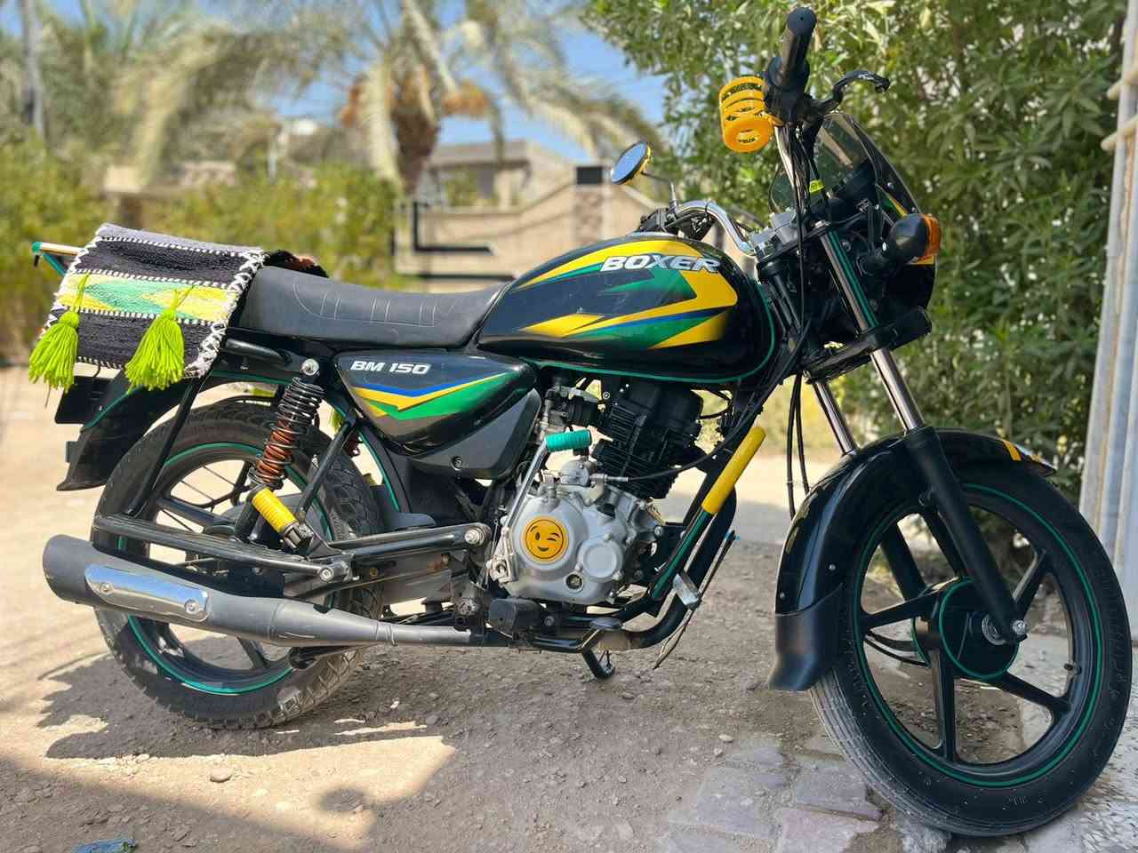 سلام عليكم دراجه بوكسر للبيع مامفتوح برغي بيها أوراق اصولي كهربأيات كلها شغاله الستفسار الاتصال بالرقم 0781 373 2821
