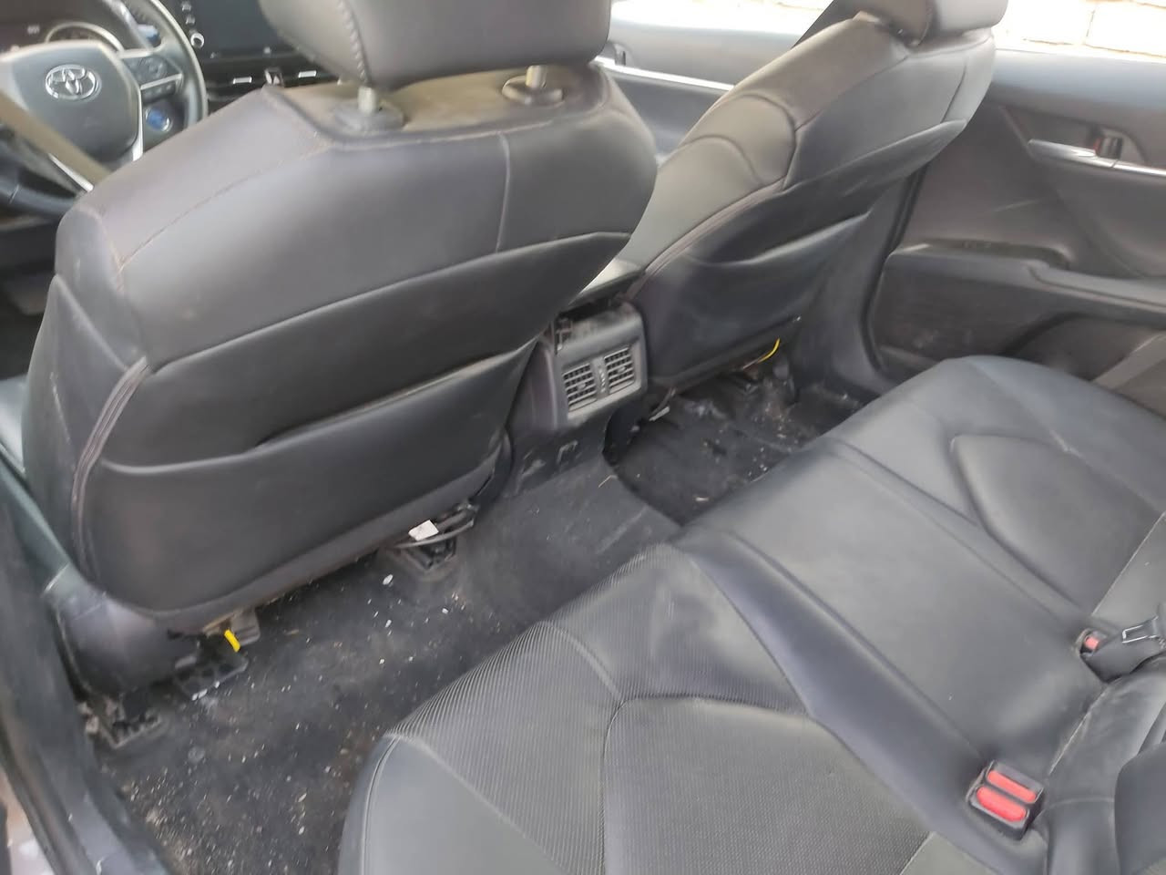 السلام عليكم
للبيع 
كامري موديل 2024 مواصفات XLE هايبرد.                مرقم كركوك
دخول جديد ماشيه 71 الف 
ضررها خفيف بچم كبس وجنطه كبس قطعها بلادي كلها 
صور الشاصي مرفق بالمنشور 
السعر 200 وبيها مجال 
عنوان السياره ناحيه الزاب قريه اصبيح تحتاني 
للاستفسار الاتصال على الرقم التالي 
‏‪0783 281 0292‬‏
