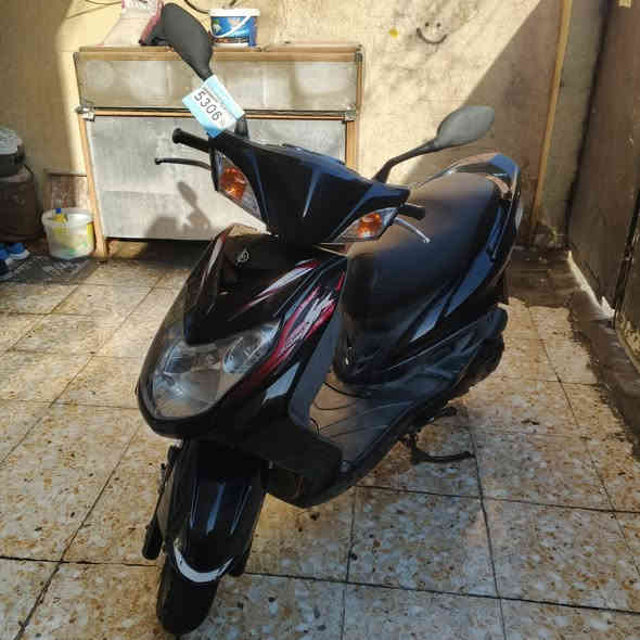 السلام عليكم سكنس ياباني اصلي رمبه وكالة مكفولة وكاله عامه ماشيه 11ألف حقيقي ستان حساس كهرباء قبق بانزين نفخ صالنصه براد قطعتين كفرات اصلية ام شرايط لون اسود مميز صدفي مكفولة من فطر والكسر والشخط تايرات اصلي ياباني هذا رقمي ***********
