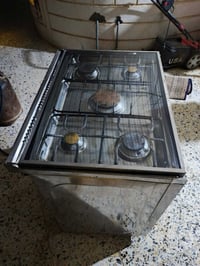 طباخ مصري • نضيف كلش • فرن شغّال