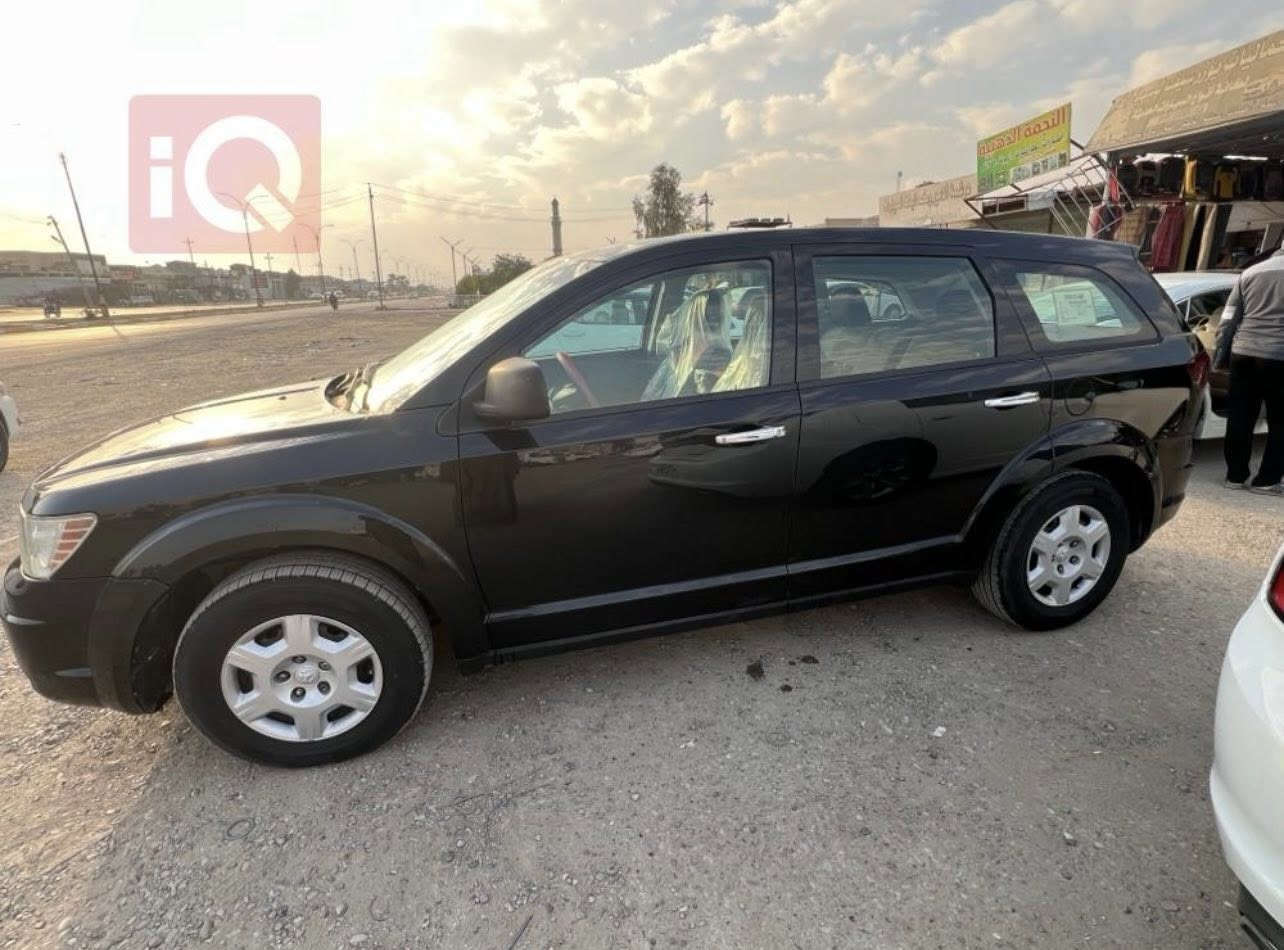 #بيع_سريع
دوج جورني موديل 2010
رقم سليمانية الجديد
سيارة حلوة ونظيفة مثل الصور
بيها جراد بالقمارة والبنيد موضح بالصورة 
مكينة بيها صرف 
سعرها 95 ورقة مكاني ديالى
***********
