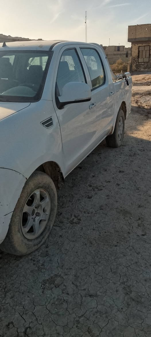 بيكم فوتون موديل 2015 سياره مكفوله مكينه وكير وحداديه وتخم تاير السعر 80 وبيهه مجال *********** سياره بسمي السماوه
