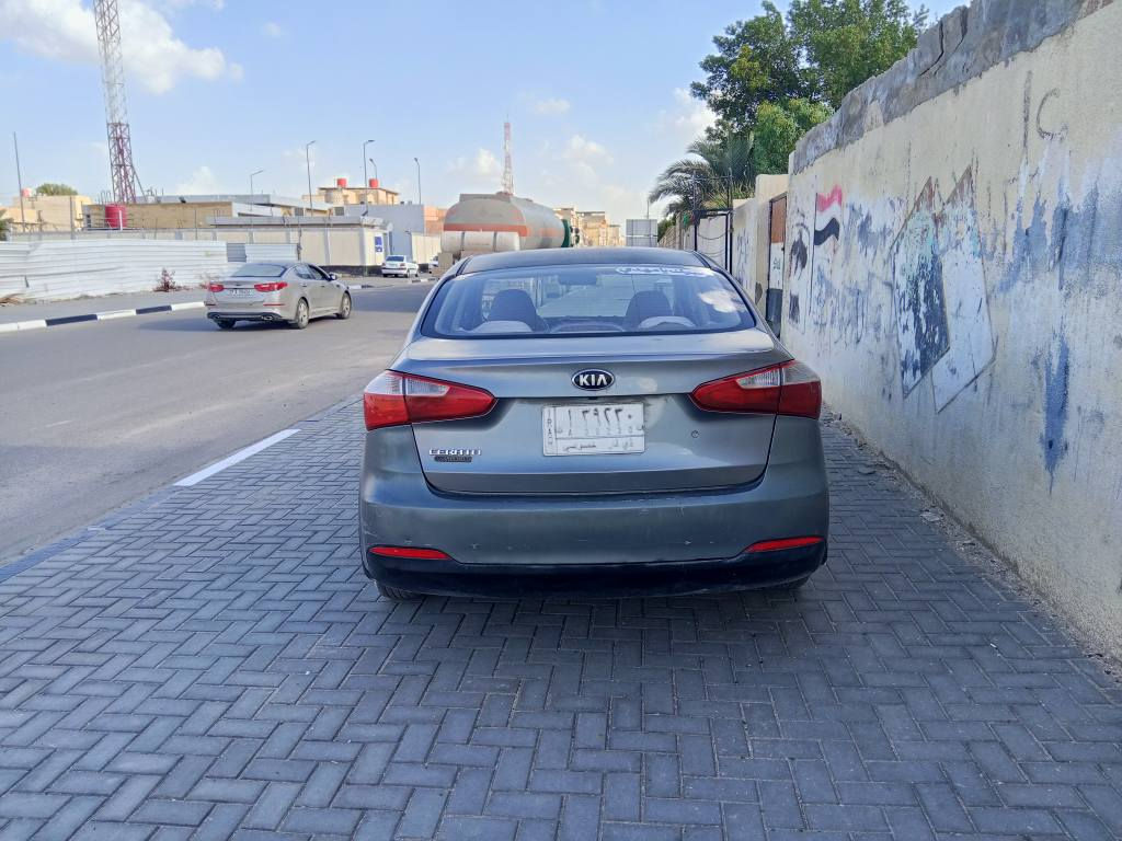 سلام عليكم سيراتو 2015 رقم ذي قار تحويل 
السياره بيها ضربه جاملغ امامي فقط وبيها جراد 
محرك كير تبريد كفاله 
مكان السياره بصره 
السعر 83
***********
*********** البصرة, العراق
