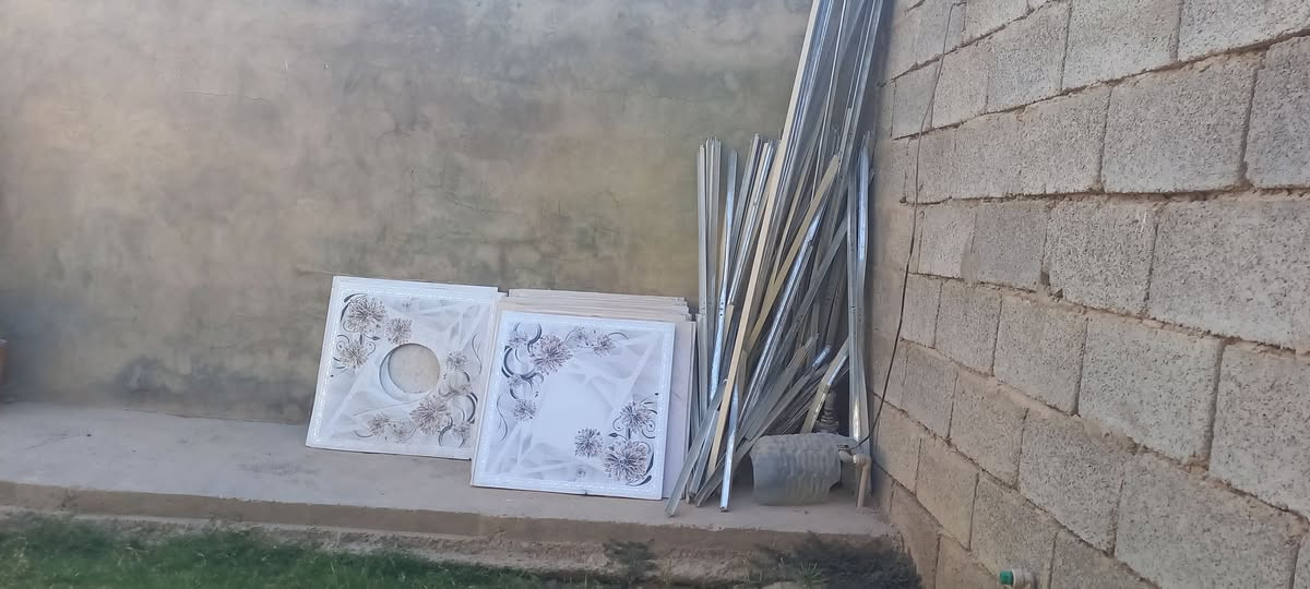 للبيع  /    36 قطعة سقف مع الجسور + ميز بلازمه 4 قطع اخو الجديد


**إذا كنت صاحب هذا الإعلان وتريد حذفه لأي سبب، رجاءا أرسل رسالة إلى الدعم الفني**