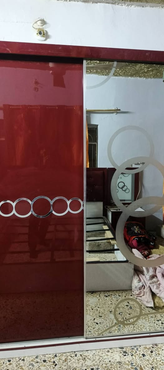 سلام عليكم غرفه نوم تركي للبيع 7قطع مستخدة نضيفه 500 وبيه مجال بكاني ديالى بعوبه كاطون الرازي ستفسار خاص او تصال ***********
