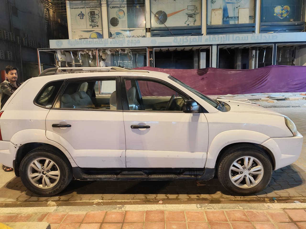 السلام عليكم 
توكسان للبيع وارد خليجي
موديل 2010
سياره جديده 
تخم تاير جديد ويل كب 
بلاجكتور بلادي ومسوي زنون
أدامه كامله للمحرك مسويلها 
محرك 2000نضيف لا تبخير ولا تنقيص 
ماشيه ٢٣٠ قابل لزياده 
سياره بيها باب السايق صبغ شبر واحد بدون دواخل ولباقي كفاله عامه 
كيرها جديد 
موقع. النجف الاشرف
للتواصل واتساب او اتصال
السعر ١١٢وبيها مجال
***********
