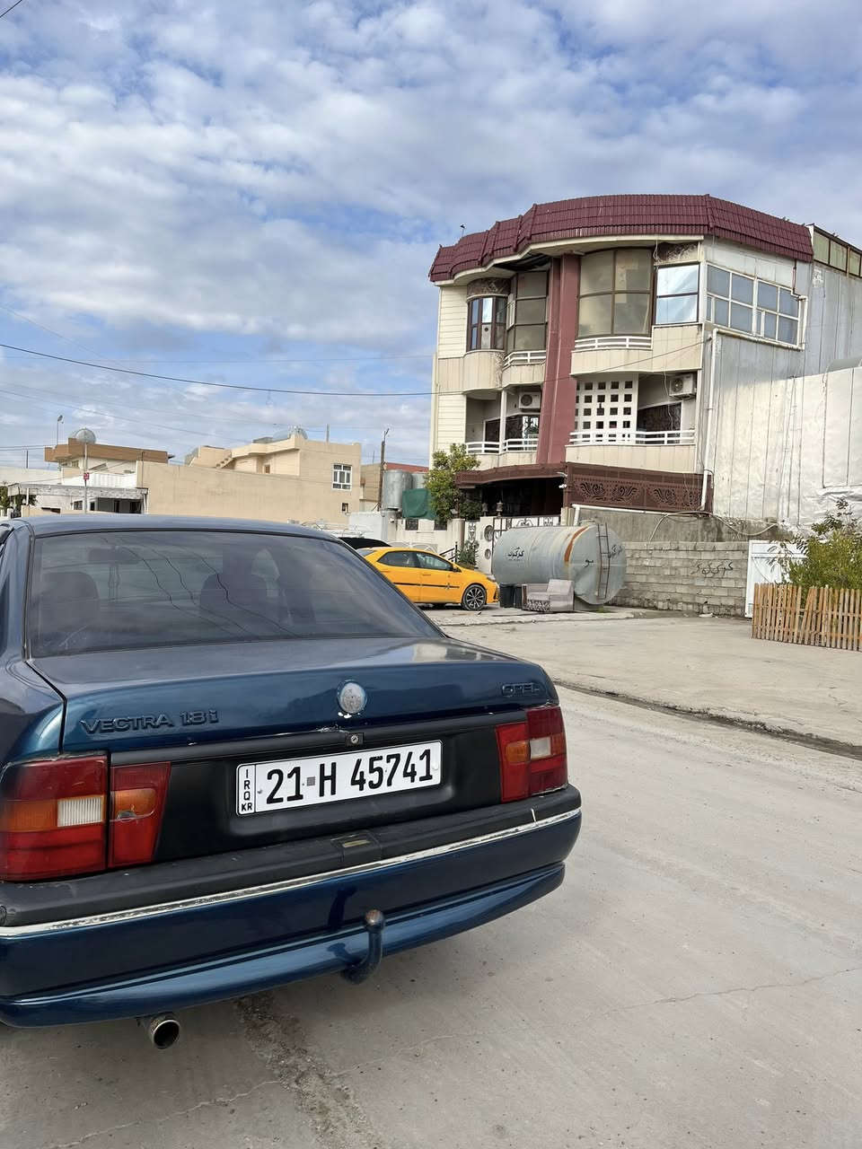 لبيع فروشتن 1995
فيكترا ١٩٩٥ مةكينة ١٨ گيرعادي سةيارةكة جاهيزة مةسرةفي تيانية هةمووگياني بةشةرت گيرو مةكينة بةشةرت رةقةم سليماني سةنةوي تا٢٠٣٠تازةية (تةكسية كراوة بةخسوسي)  ليدراو ١/٢پارجةي هةية بةس كيةشةي نية مةزبوت كراوة سعر٣٨مجال ***********
