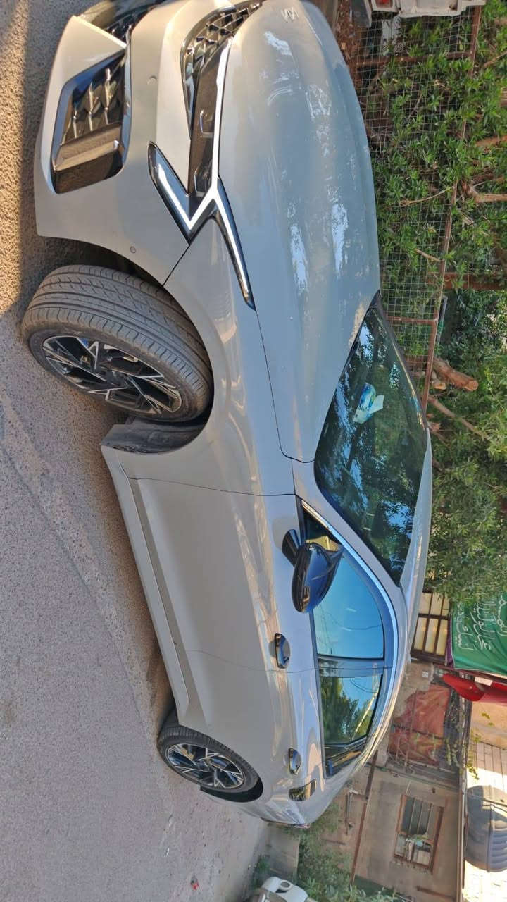 كي فايف موديل  2025 فول عدة الفتحة الحادث مرفق بلمنشور السعر   $200ورقةبيهة مجال حك الجية  *********** المكان الكرخ العطيفية
