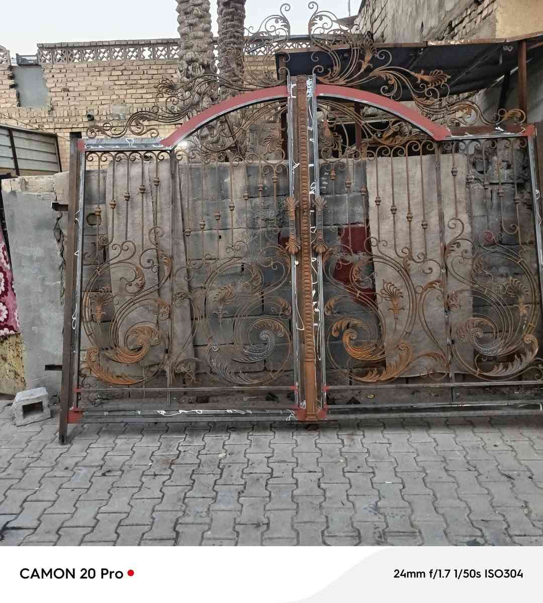 السلام عليكم حداد ابواب شبابيك محجرات ابواب خارجيه سقوف جينكو سندويش بنل وباسعار مناسبه حداد*********** متنقل
