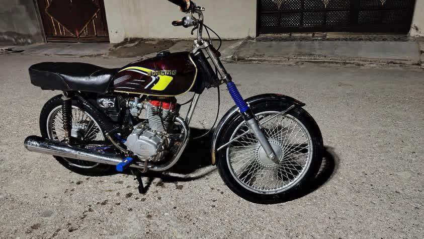 سلام عليكم
دراجه للبيع او المراوس بماكس او بوليس 
دراجه خير من الله مكينه تشك الكاع دراجه تايكر موديل 22+غراض الدراجه موجوده مازده و اشاير وبك لايت وباتري وكفرات السعر خاص رقمي ***********
المكان تقاطع القدس
