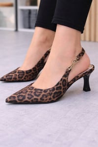 أحذية وشنط • موديلات جديدة • شارع مزرعة