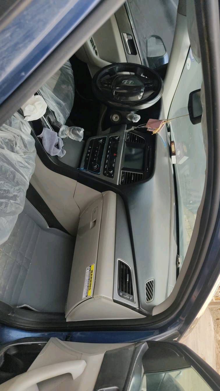 سوناتا 2016 رقم اربيل باسمي سنويه جديد رقم انكليزي كل نقص بيها ثلاث قطع بس اني ابيع احزام مكفوله من كلشي  باتري جديد ابلكات جدد مجاول جديد فيت بم جديد مابيها اي نقص بكاني بغداد سبع اقصور بصف حي ور الرقم ‏‪***********‬‏