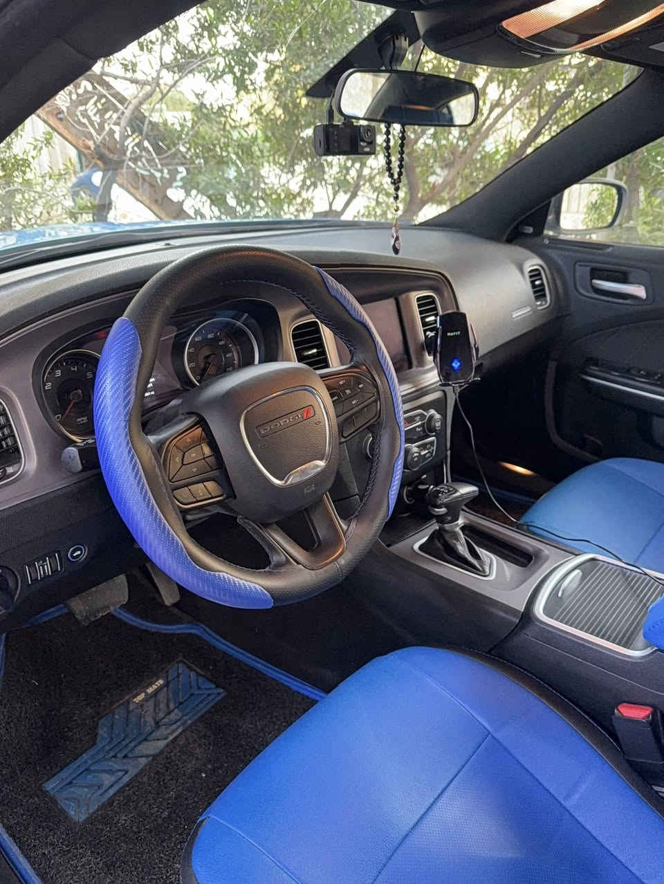 السلام عليكم 
جارجر دخول جديد موديل 2023 أربيل باسمي ماشية 25 الف 
جاهزة من كل النواحي شادلها ويل جيتي اصلي تخم تاير جديد 
بدون ايرباك حادثها حافة البنيد ما يجاوز اصبعين وجاملغ سرقة 
صور حادثها ناشرهم وي الصور مكان السيارة بغداد السعر 258
اي استفسار *********** وأسف عن الاطالة
