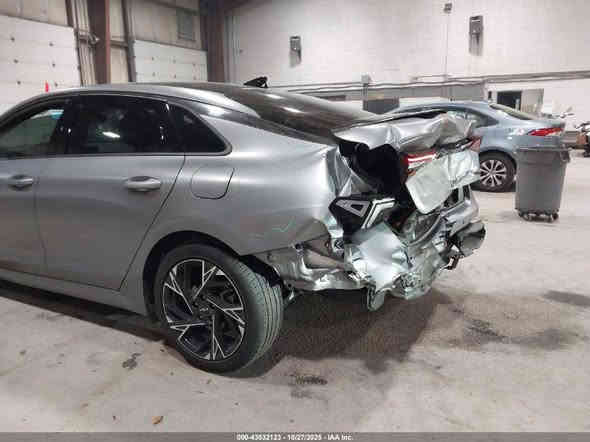 اعلان مزاد
السعر البيع المباشر 11200(112 ورقة) 
تاريخ المزاد : 2025/12/17
 نوع السيارة:    2025 ΚΙΑ K5 GT-LINE 
مسافة المقطوعة : 13476mi
الضرر كما موضح بالصور
#شحنها #إلى_الأمارات
#إقليم_كردستان 
#العقبة
#ام_قصر
📍 العنوان : ناحية النمرود قرية السيد حمد
الهاتف: عمر سعد
📞 : ***********+ واتساب
📞 :  ***********
ابو عمر 
📞 : ***********
#مزاد_الامين_للسيارات_الامريكية_فرع_النمرود
