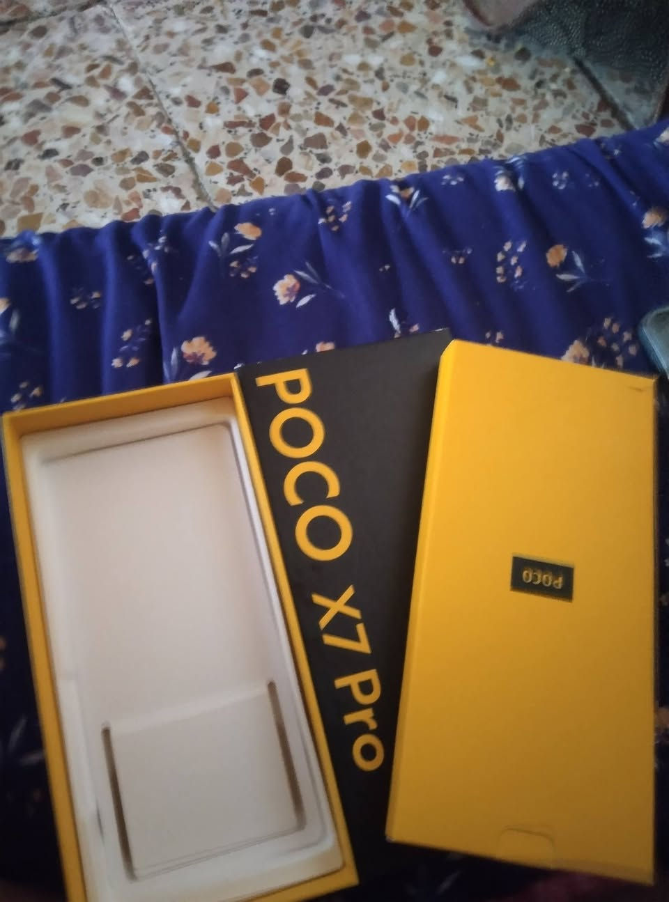 جهاز POCO C40السعر 100 وبي مجال الشراي يجي خاص رقمي*********** مكاني البصره الكزيزه  
وبي خط بل شاشه واحد مايئثر  سلاسه ودقه فول
