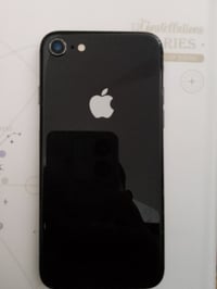 آيفون 8 • ٦٤ جيجا • شاشة مفطرة