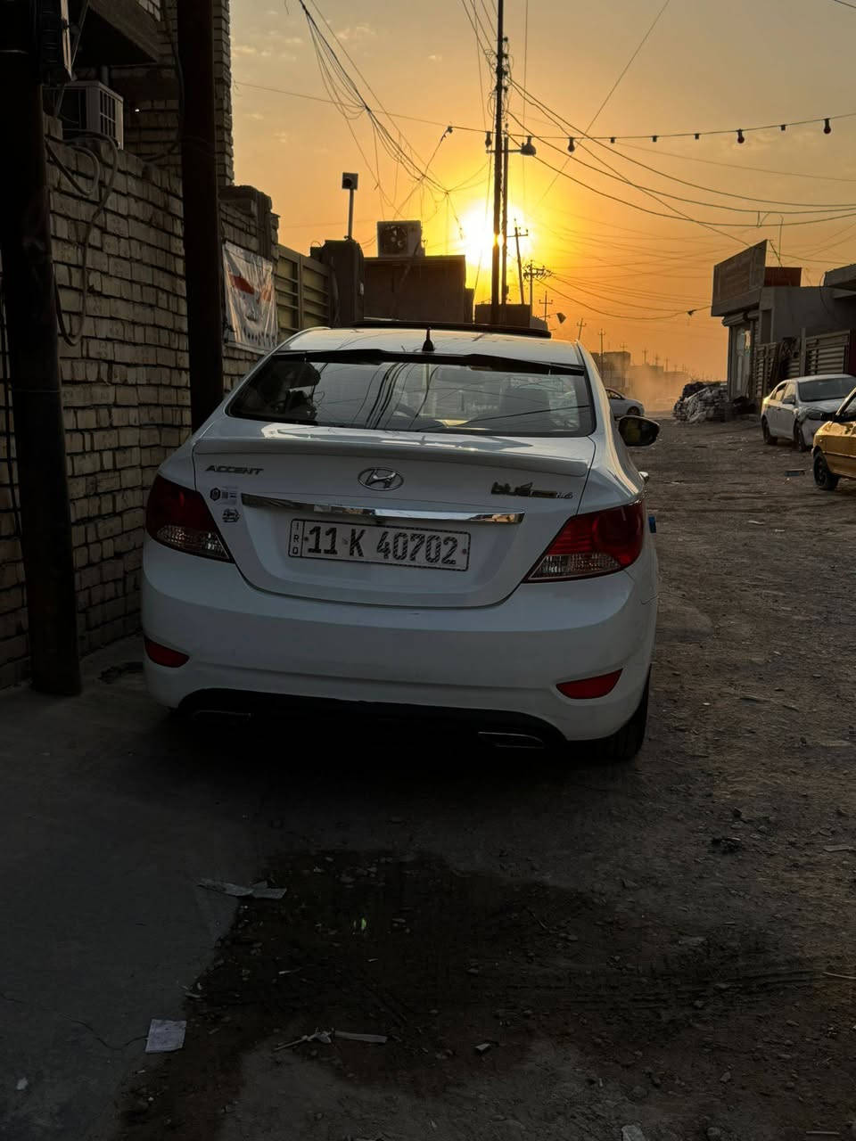 السلام عليكم سيارة اكسنت خليجي موديل ٢٠١٤ بلو مكفولة من الحادث وصبغ فقط بارد قليل  فول مواصفات فتحة سقف نضام ايكو اربع دسك المحرك ١٦٠٠ خمسة ويل ١٥ بدون طسةالسعر ١١٦ورقة الرقم ***********
