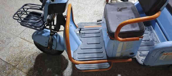 سلام عليكم دراجة شحن للبيع 3راكب جديده صارله 6اشهر من طالعه من المعرض المكان كربلاء السعر 850 وبيه مجال للاستفسار ***********
