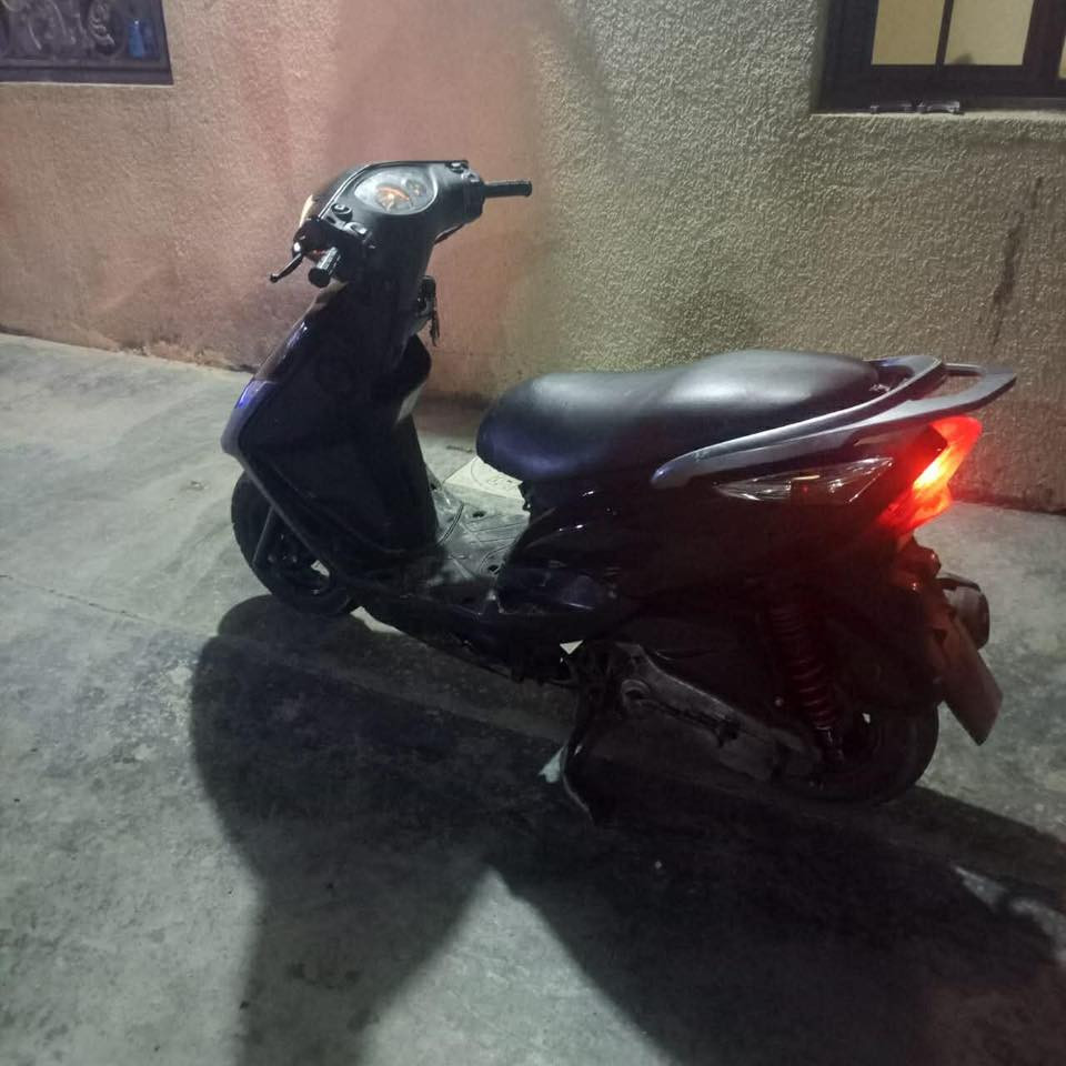 السلام عليكم 
ثعلب gtr حديث 140 سرعتها 
الدراجه خير من الله شلعه معدل تشك لكاع 
اروح بيها لشغل وارجع مابيها اي نقص كهربائيات كلها شغاله نكره سلف وهندر خير من الله تاخذها تترحملي عليها رايدها ب٥٠٠ وبيها مجال بسيط مكاني بغداد حي الجهاد 
***********
