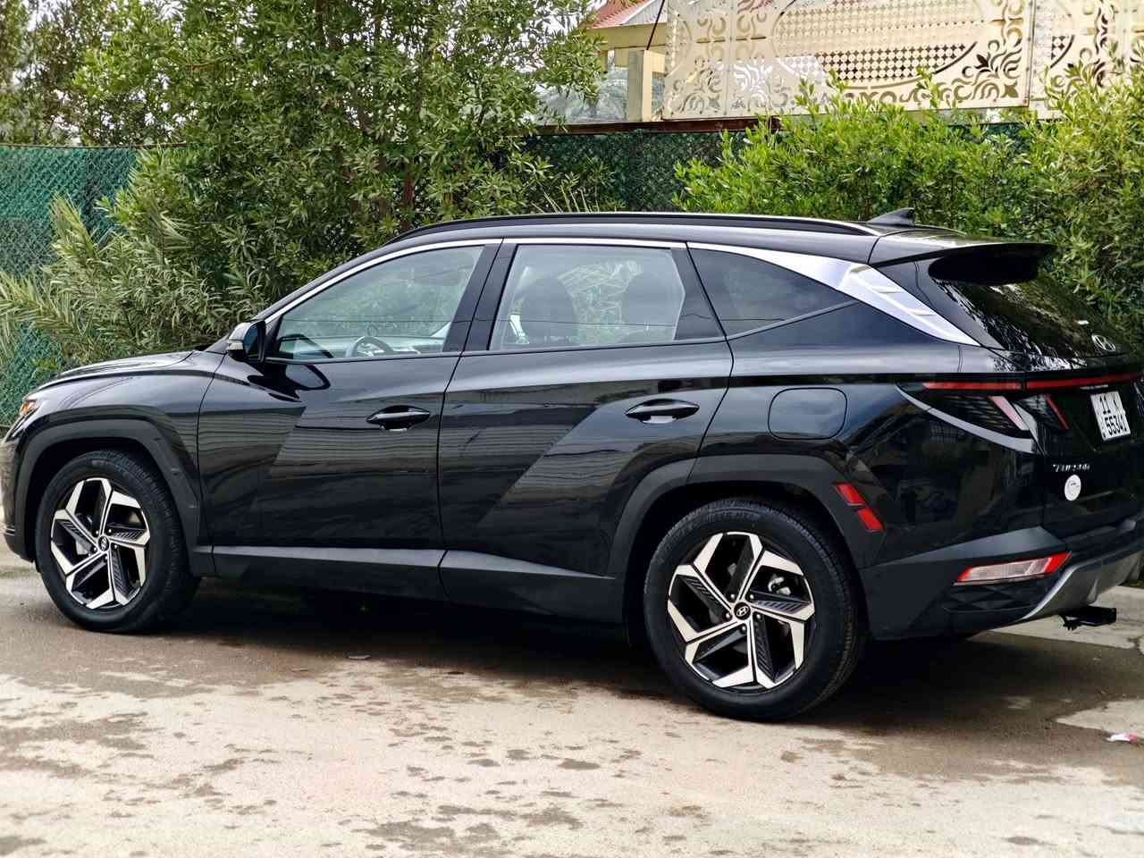 السلام عليكم للبيع توسان2023 فول(1/1)
السياره وارد امريكي واعلئ فئه ام الريمونت تقدم وترجع
رقم بغداد دولي باسمي تحويل مباشر 
محرك 2500 بنزين فقط المرغوب صاروخ 🚀🚀
ماشيه 51 الف 

السياره حادثها بالويل فقط 👉 
ومن دخلت للعراق وبعد الفحص طلع بيها ثلاث قطع كلير 
البابتين عكس السائق وباب السائق فقط والباقي مكفول 

محرك وكير مكفولات اسبانه ماممدوه عليهن شرط 
السياره جديده وجاهزه وبعدها بريحه الشركه 
العنوان بغداد حي الجهاد 📌📍
للاستفسار/ *********** واتساب او اتصال
