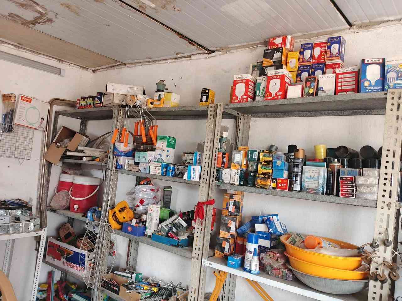 شباب اغراض انشائيه شلع للبيع ابسعر مناسب مكاني حي الرسول ***********
