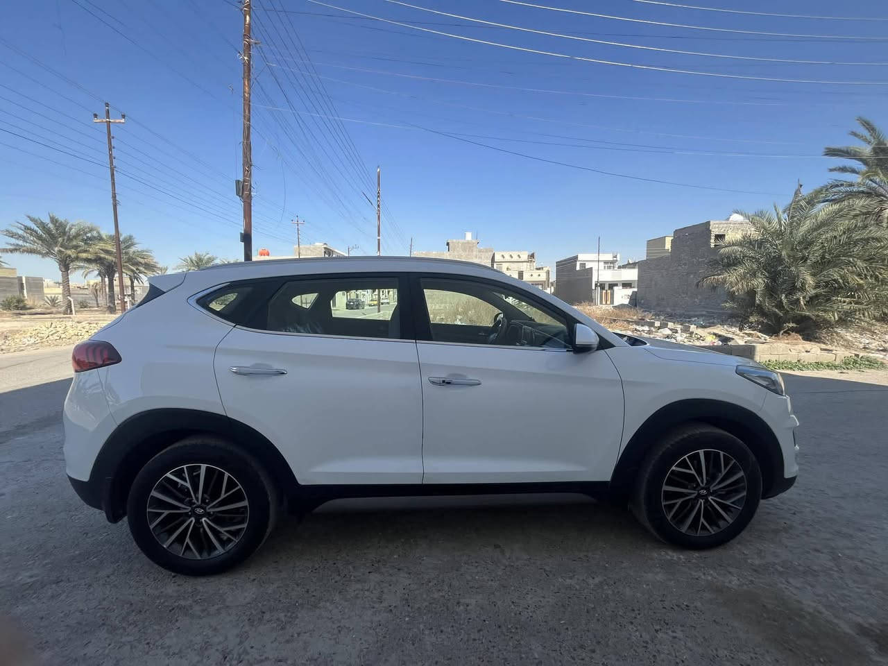 توسان 21شكل قديم خليجي جديد جدا ومكفوله  استعمال بيت فول عدا البانوراما بسمي رقم بغداد ماشيه 48الف
سعر 225
للاستفسار ***********
